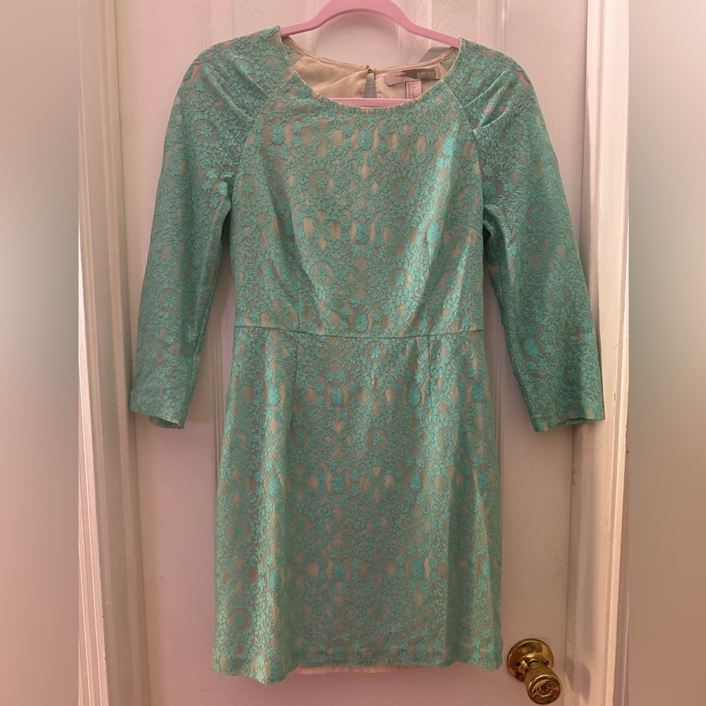 Forever 21 Mint Green Long Sleeve Lace Dress. Size Small